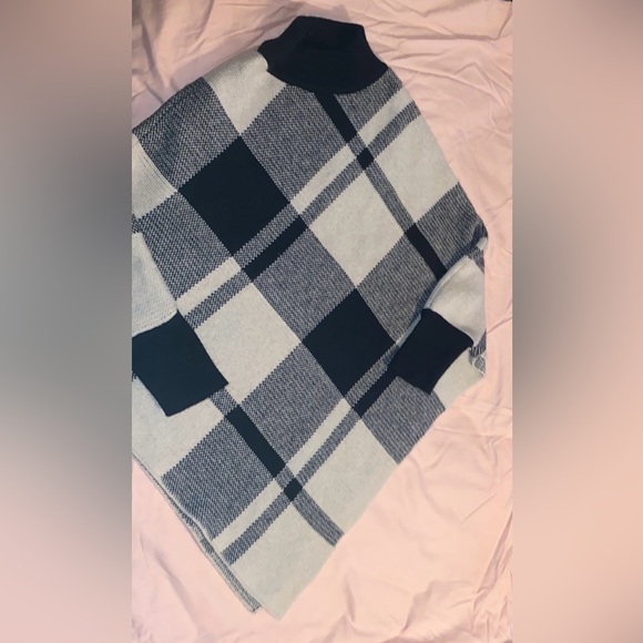 SHEIN ACRYLIC CHECKARD PRINT PONCHO STYLE SWEATER - Picture 3 of 3